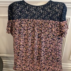 VERO MODA summer top with blue lace that wraps the shoulders.  Size Medium